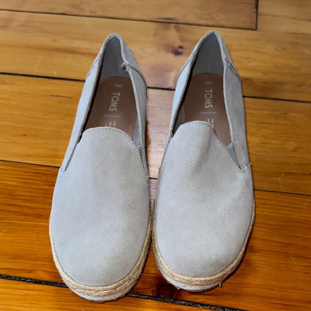 TOMS Women's Light Gray Espadrilles